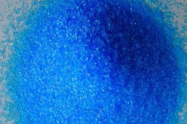 硫酸铜亩用多少斤，夏季亩用量通常为300克左右