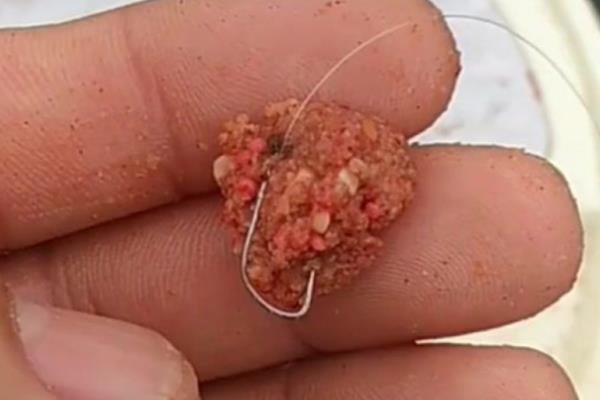 水库钓鱼怎么调漂，先找底再修剪铅皮