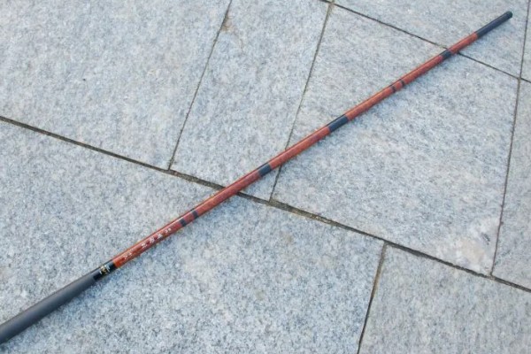 钓鱼竿品牌推荐，推荐光威、钓鱼王、迪佳等