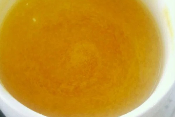 茶花粉和蜂蜜的饮用方法,按一定比例调匀后再冲服