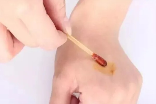 引诱马蜂怎么配制诱蜂水,要将蜂王作为药引