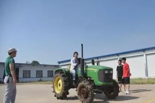 农机油门的正确应用要点，起动前严禁反复踩油门