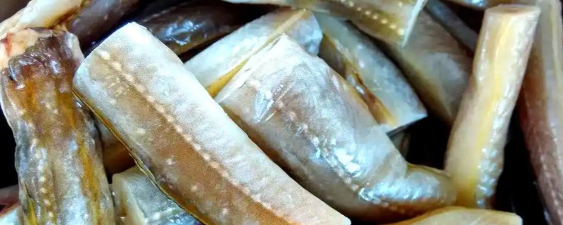 鳗鱼干的保存方法，放在通风、低温、避光的地方可以保存一年
