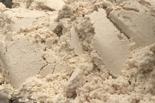 豆渣如何发酵成饲料，发酵剂要用清水稀释