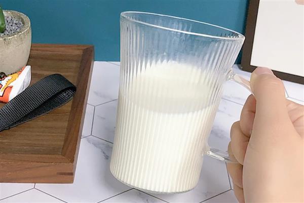 过期牛奶用作肥料好吗，正确施用是可以的