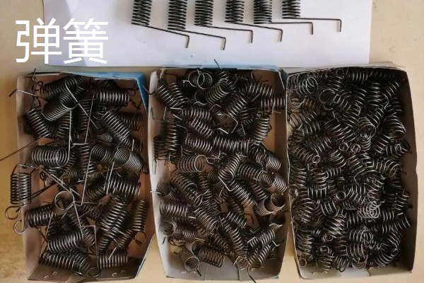 农机小零件的保管方法,弹簧可以涂上油脂再装入塑料袋内保存
