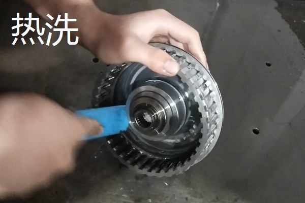 农机小零件的保管方法,弹簧可以涂上油脂再装入塑料袋内保存