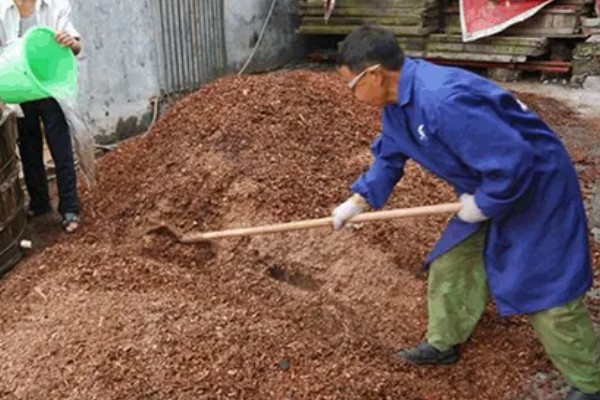 夏季养鸡场怎么降温,可以安装风扇降温