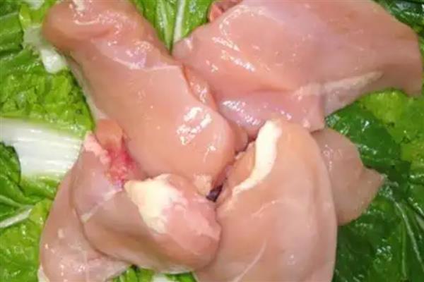 鸡胸肉和鸡小胸肉有什么区别,位置、外形、纹理等方面都不同
