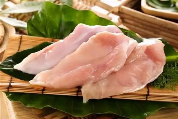 鸡胸肉和鸡小胸肉有什么区别,位置、外形、纹理等方面都不同